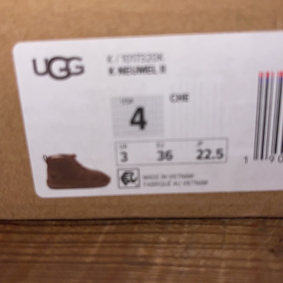 ✨NEW IN BOX✨ Ugg neumel boots - Picture 10 of 12